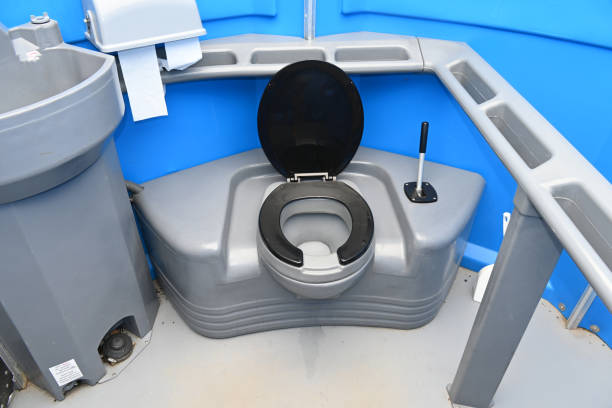 Best Porta potty delivery and setup  in Miller, SD